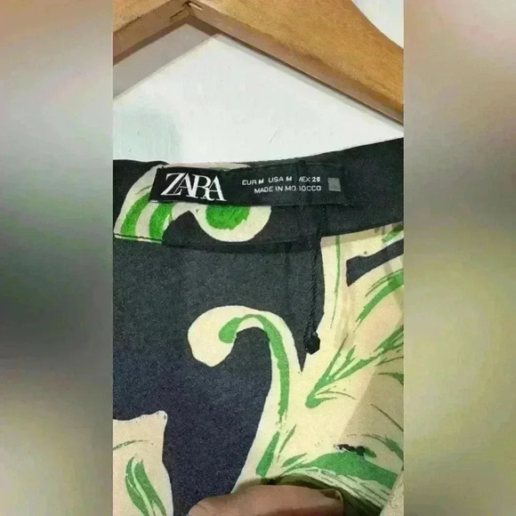 NWOT ZARA Women’s V neck cut Dress Attached belt Loose sleeves - Picture 4 of 6